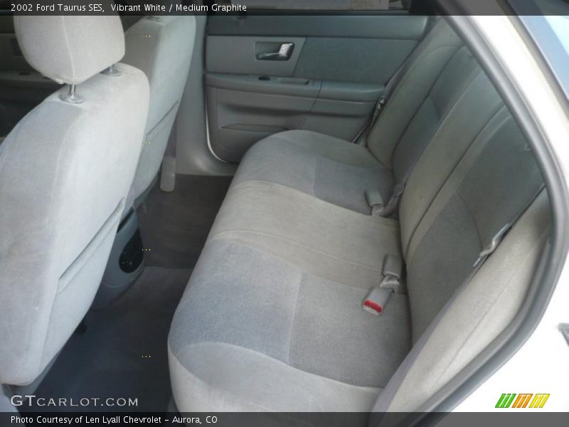 Vibrant White / Medium Graphite 2002 Ford Taurus SES