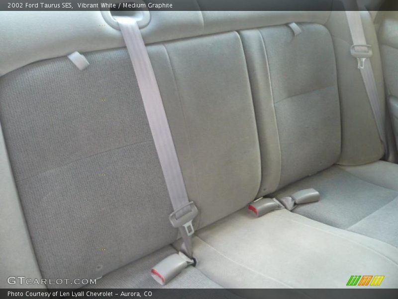 Vibrant White / Medium Graphite 2002 Ford Taurus SES