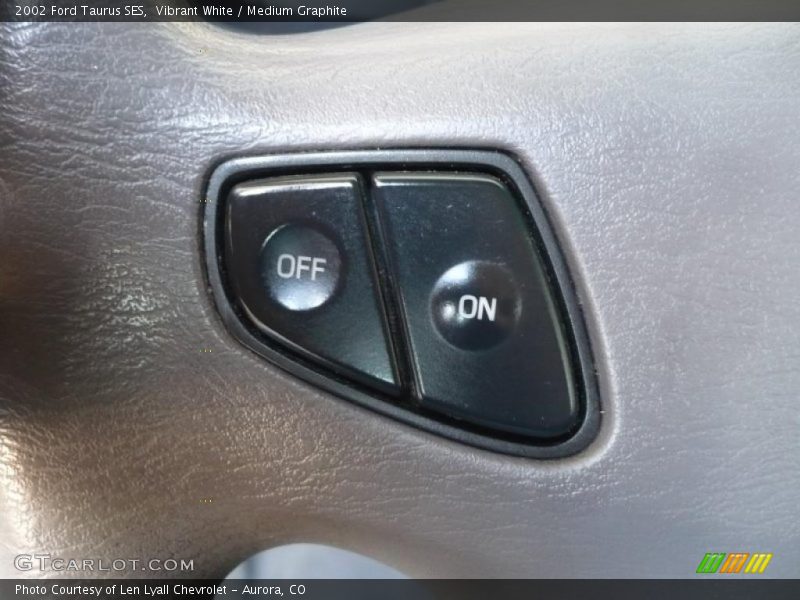 Vibrant White / Medium Graphite 2002 Ford Taurus SES