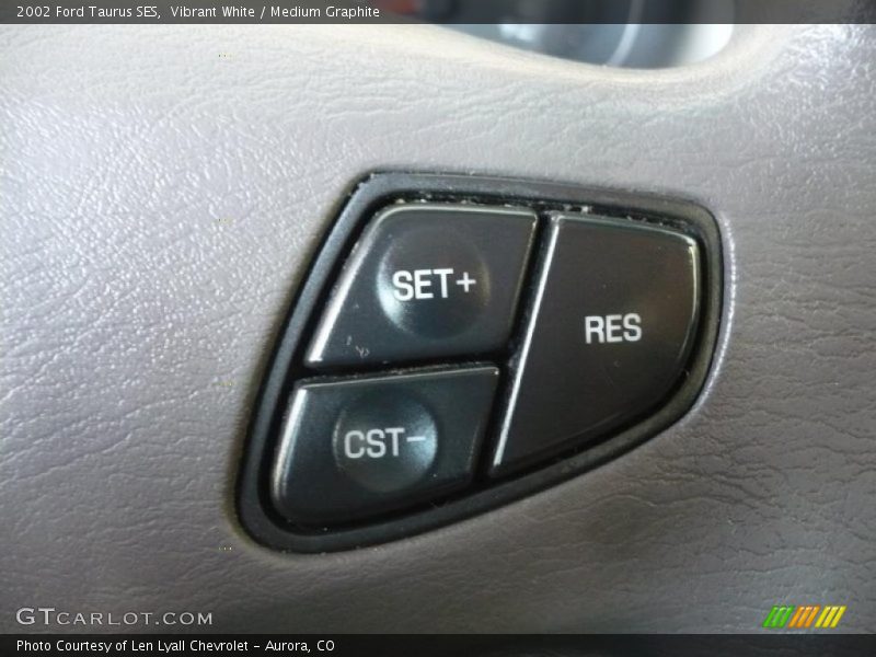 Vibrant White / Medium Graphite 2002 Ford Taurus SES