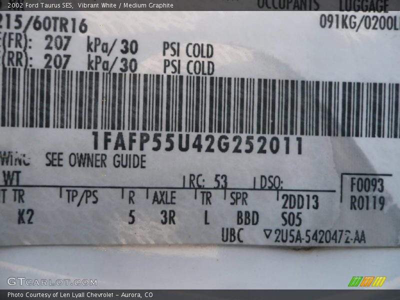 Vibrant White / Medium Graphite 2002 Ford Taurus SES