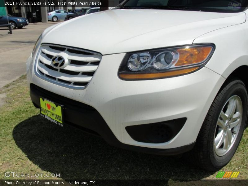 Frost White Pearl / Beige 2011 Hyundai Santa Fe GLS