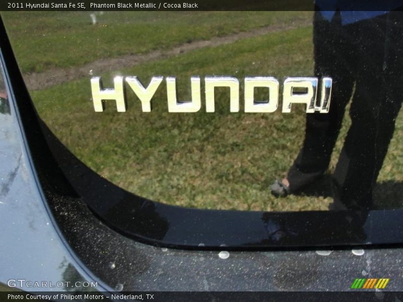 Phantom Black Metallic / Cocoa Black 2011 Hyundai Santa Fe SE