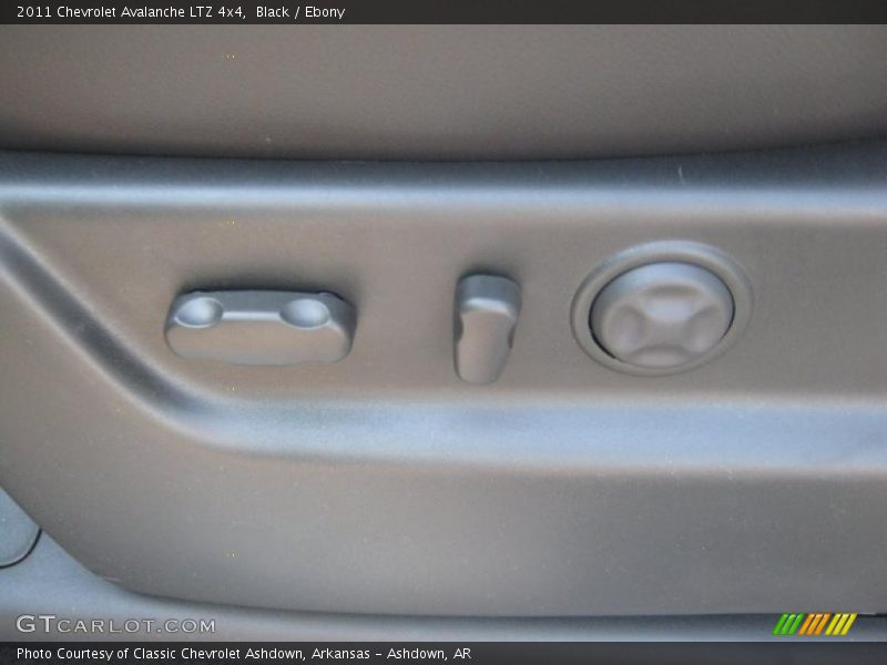 Black / Ebony 2011 Chevrolet Avalanche LTZ 4x4