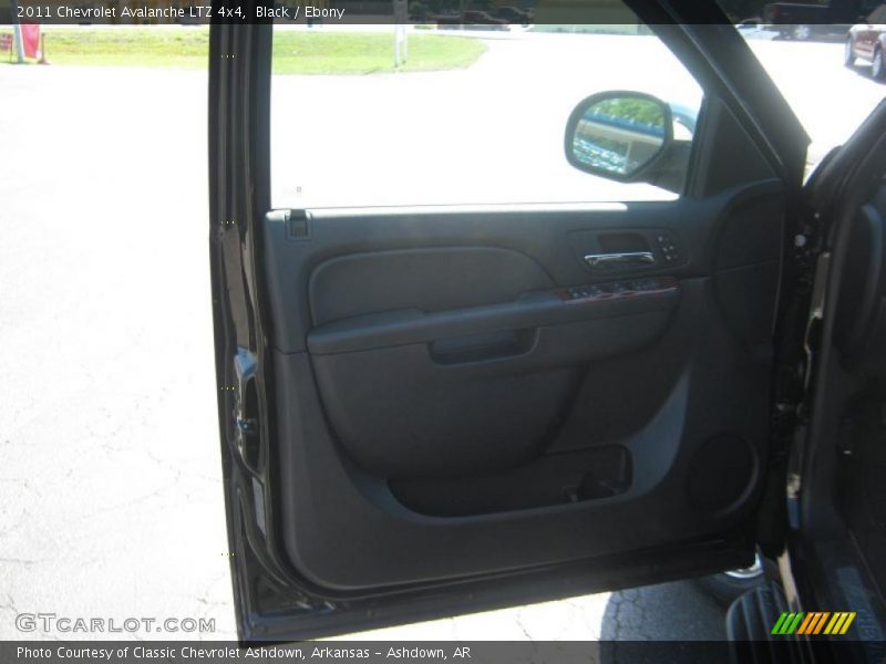 Black / Ebony 2011 Chevrolet Avalanche LTZ 4x4