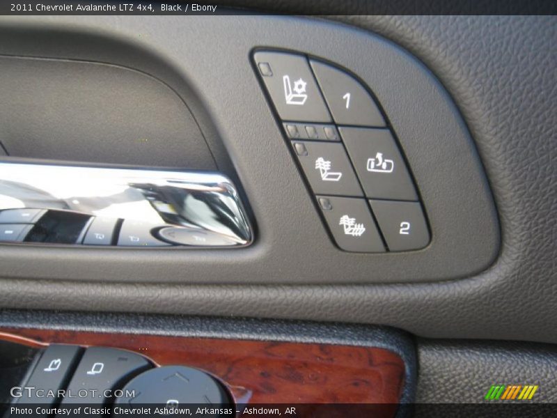 Black / Ebony 2011 Chevrolet Avalanche LTZ 4x4
