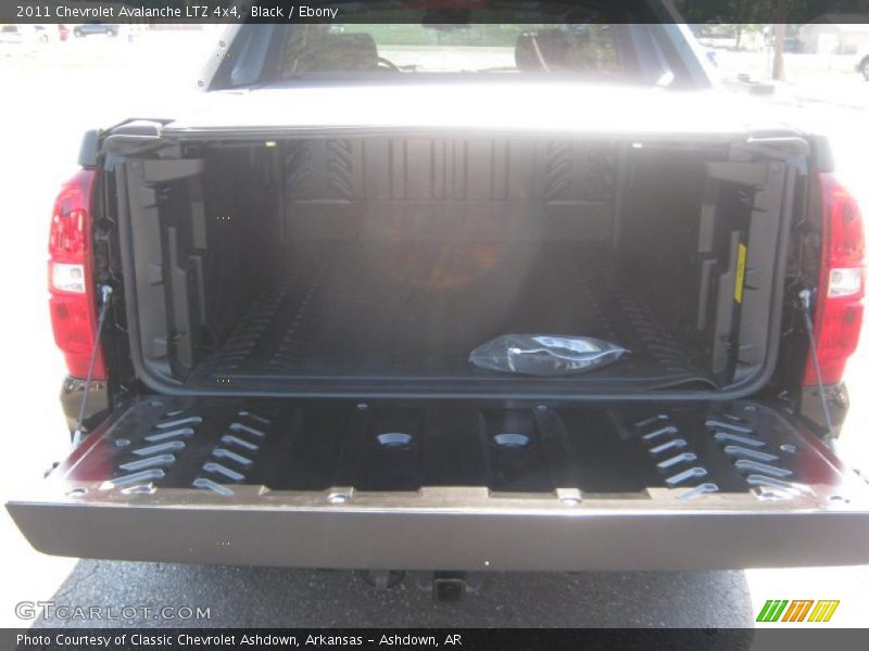Black / Ebony 2011 Chevrolet Avalanche LTZ 4x4