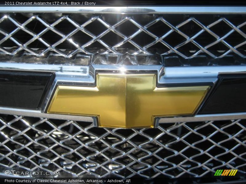 Black / Ebony 2011 Chevrolet Avalanche LTZ 4x4