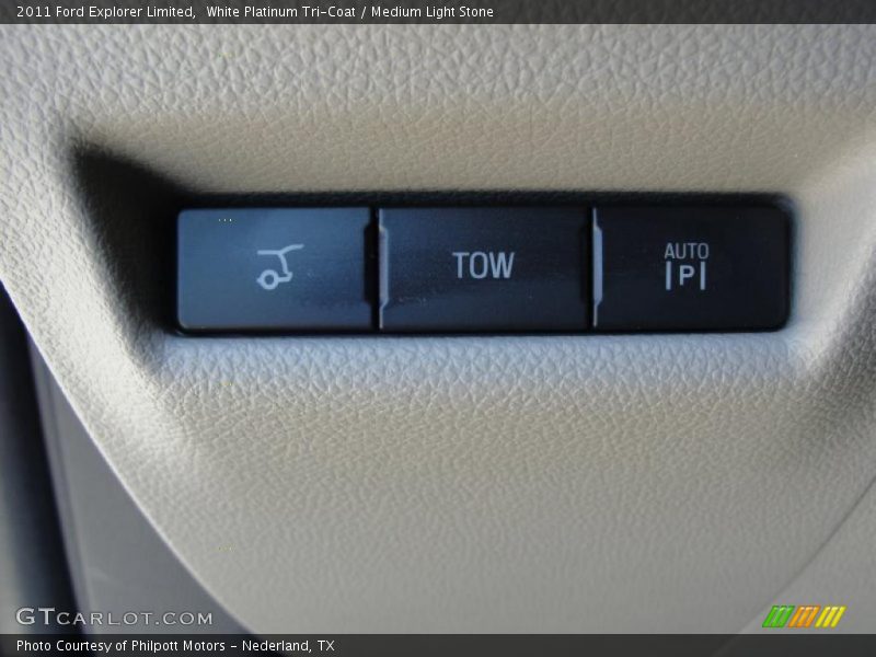White Platinum Tri-Coat / Medium Light Stone 2011 Ford Explorer Limited