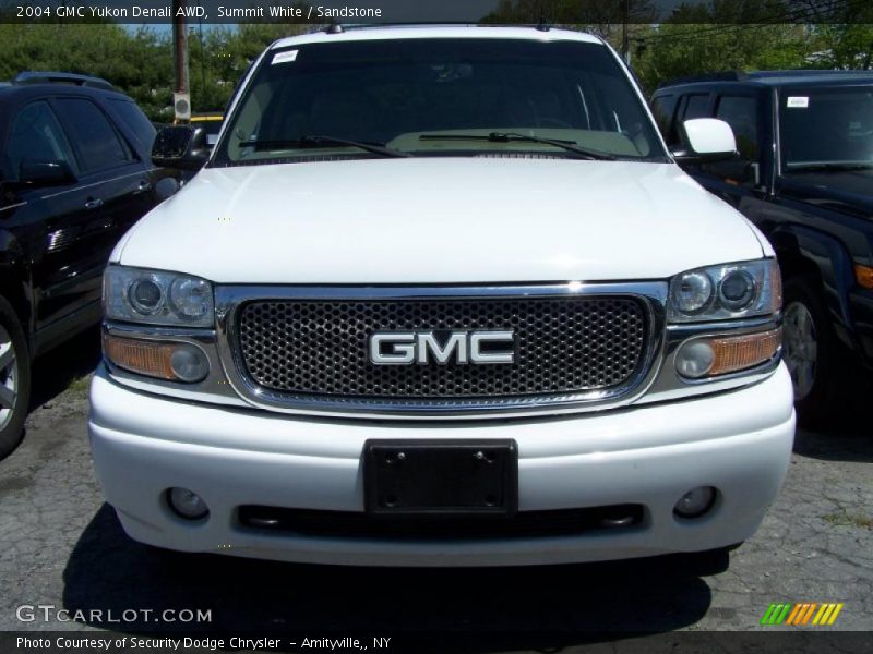 Summit White / Sandstone 2004 GMC Yukon Denali AWD