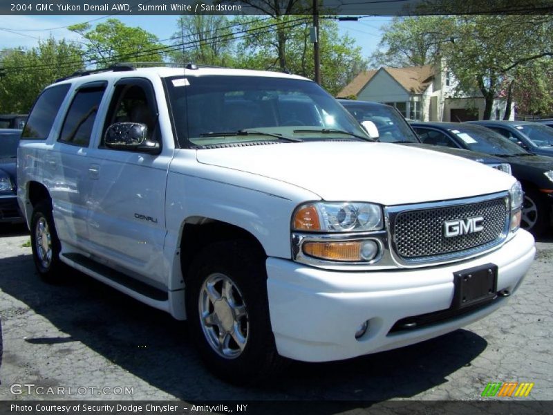 Summit White / Sandstone 2004 GMC Yukon Denali AWD