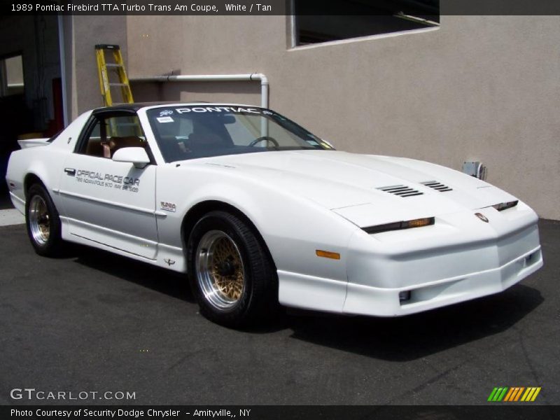 Front 3/4 View of 1989 Firebird TTA Turbo Trans Am Coupe