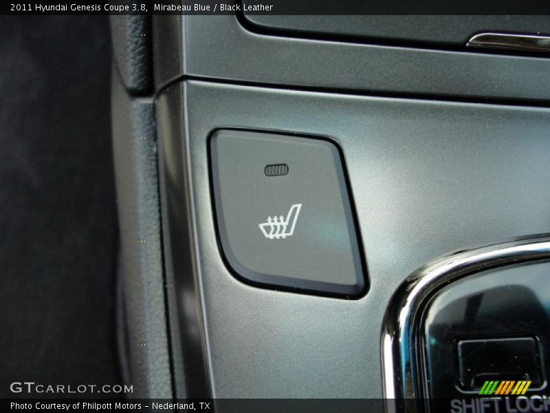 Controls of 2011 Genesis Coupe 3.8