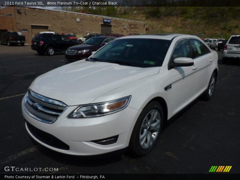 White Platinum Tri-Coat / Charcoal Black 2011 Ford Taurus SEL
