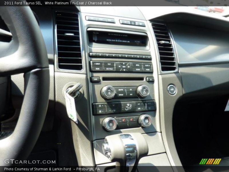 White Platinum Tri-Coat / Charcoal Black 2011 Ford Taurus SEL