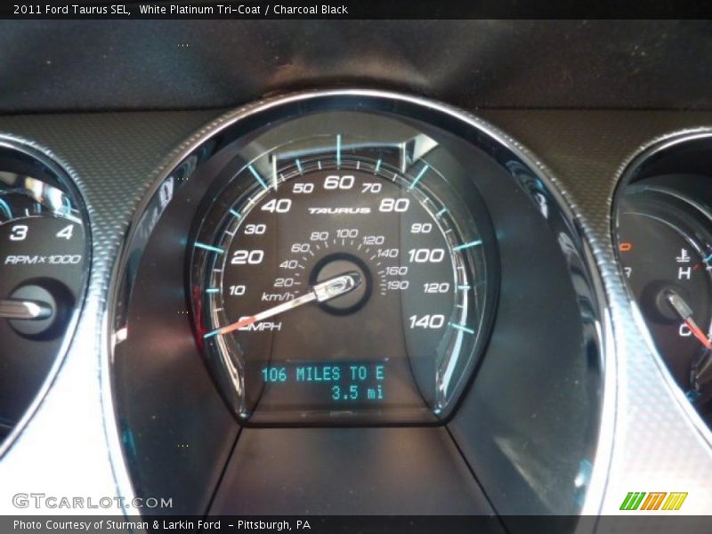White Platinum Tri-Coat / Charcoal Black 2011 Ford Taurus SEL