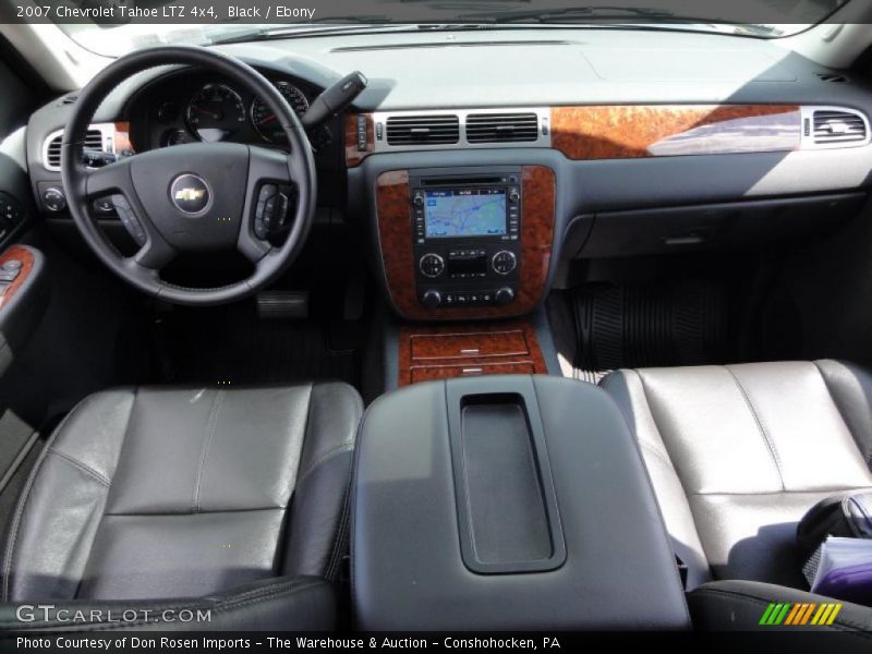 Dashboard of 2007 Tahoe LTZ 4x4
