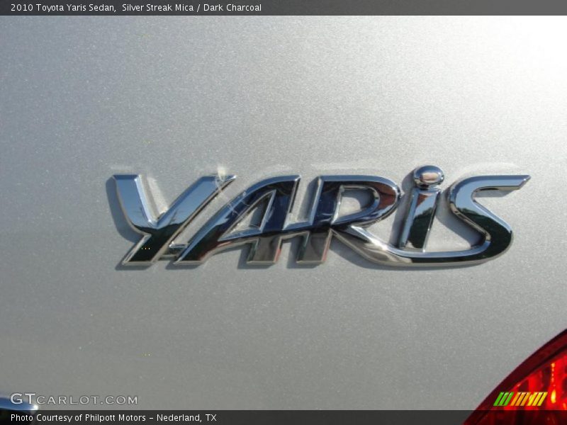 Silver Streak Mica / Dark Charcoal 2010 Toyota Yaris Sedan