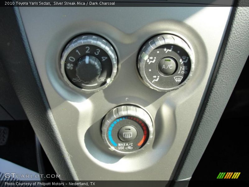 Silver Streak Mica / Dark Charcoal 2010 Toyota Yaris Sedan