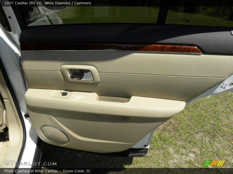 White Diamond / Cashmere 2007 Cadillac SRX V6