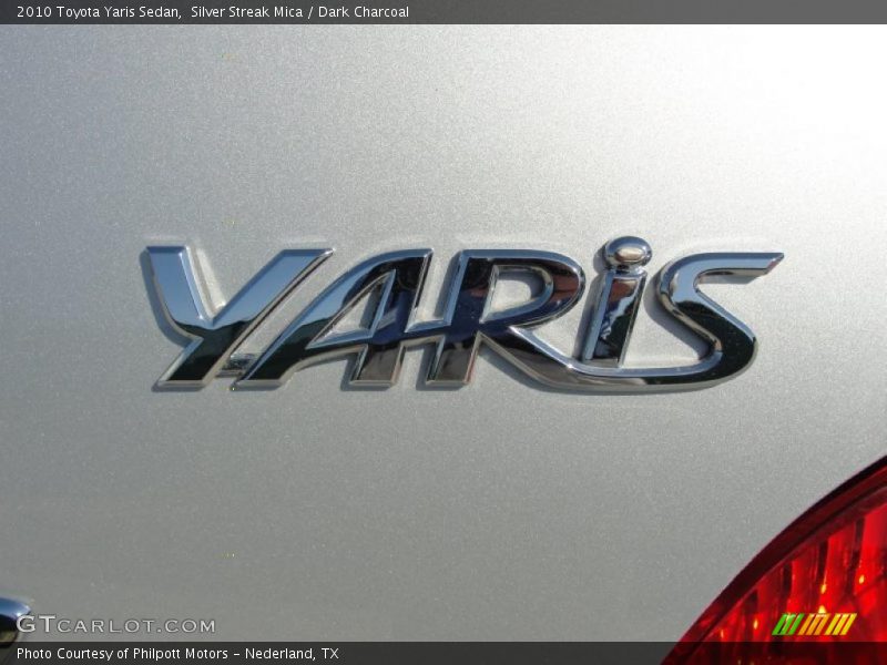 Silver Streak Mica / Dark Charcoal 2010 Toyota Yaris Sedan