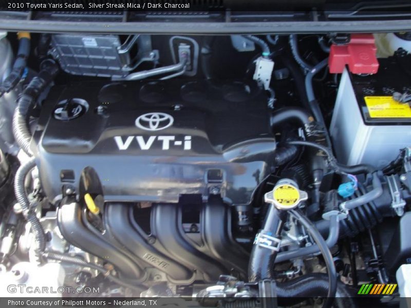 Silver Streak Mica / Dark Charcoal 2010 Toyota Yaris Sedan