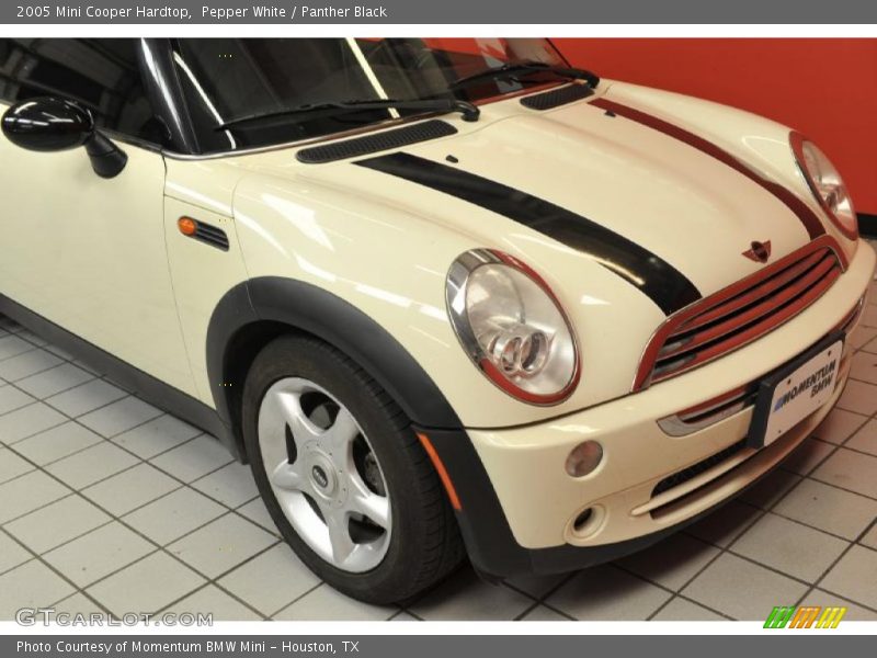 Pepper White / Panther Black 2005 Mini Cooper Hardtop