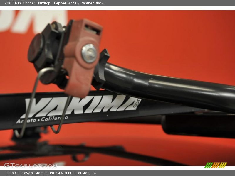 Pepper White / Panther Black 2005 Mini Cooper Hardtop