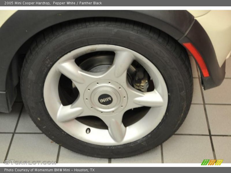 Pepper White / Panther Black 2005 Mini Cooper Hardtop