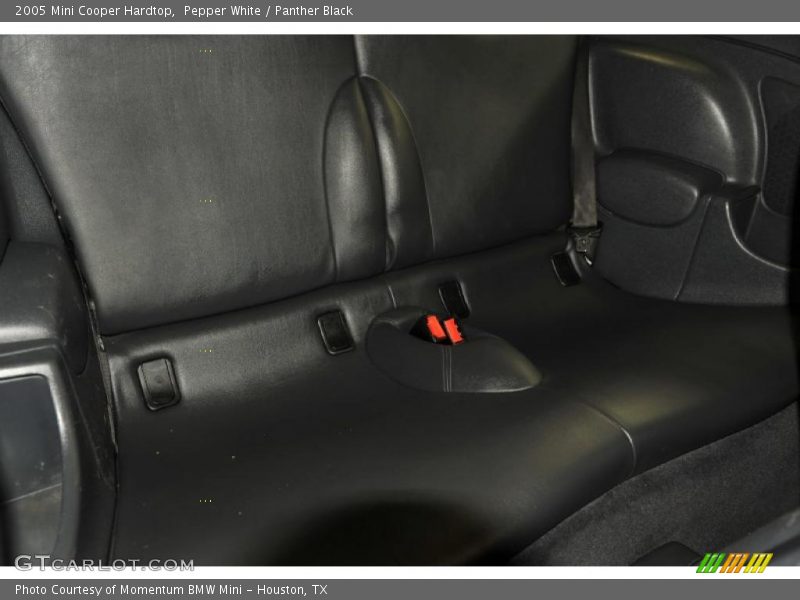 Pepper White / Panther Black 2005 Mini Cooper Hardtop