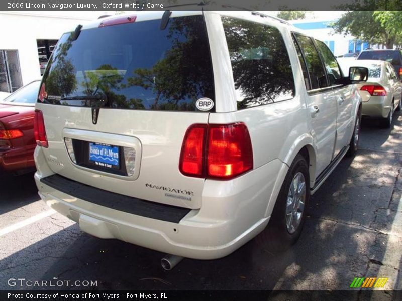 Oxford White / Camel 2006 Lincoln Navigator Luxury