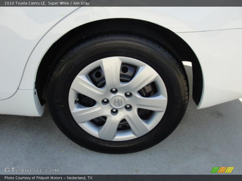 Super White / Ash Gray 2010 Toyota Camry LE