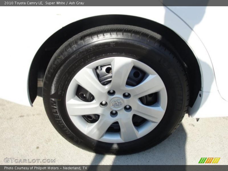Super White / Ash Gray 2010 Toyota Camry LE