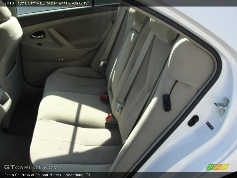 Super White / Ash Gray 2010 Toyota Camry LE