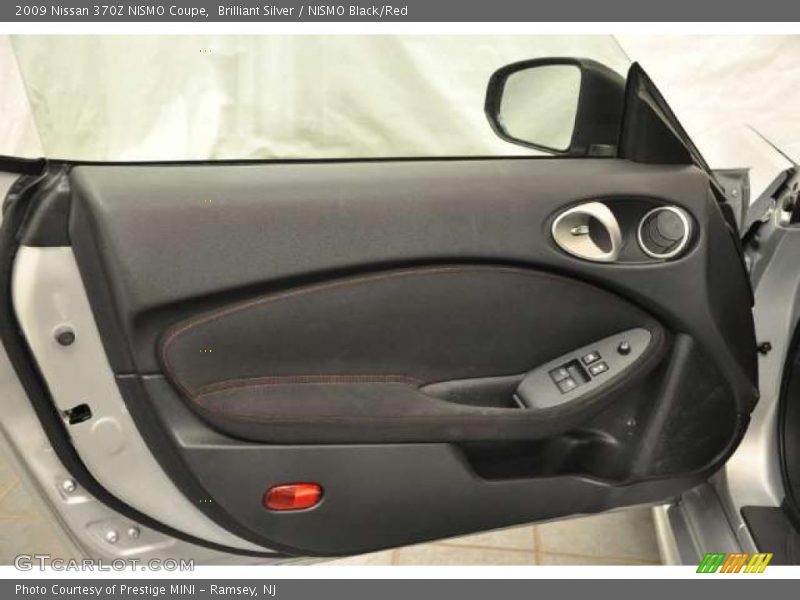 Door Panel of 2009 370Z NISMO Coupe