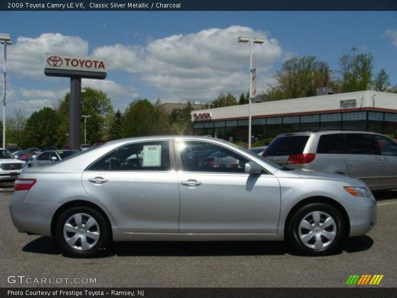 Classic Silver Metallic / Charcoal 2009 Toyota Camry LE V6