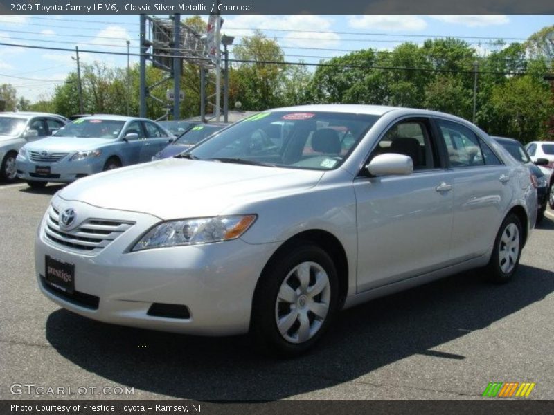 Classic Silver Metallic / Charcoal 2009 Toyota Camry LE V6