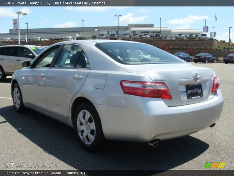 Classic Silver Metallic / Charcoal 2009 Toyota Camry LE V6