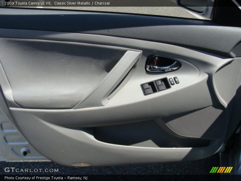 Classic Silver Metallic / Charcoal 2009 Toyota Camry LE V6