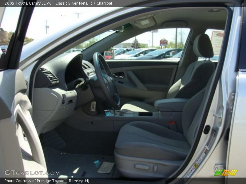 Classic Silver Metallic / Charcoal 2009 Toyota Camry LE V6