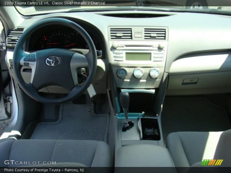 Classic Silver Metallic / Charcoal 2009 Toyota Camry LE V6