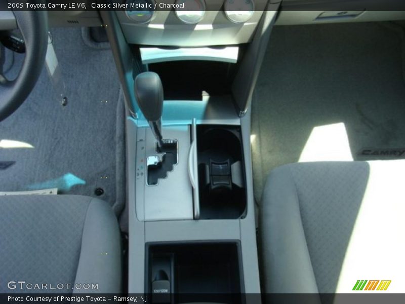 Classic Silver Metallic / Charcoal 2009 Toyota Camry LE V6