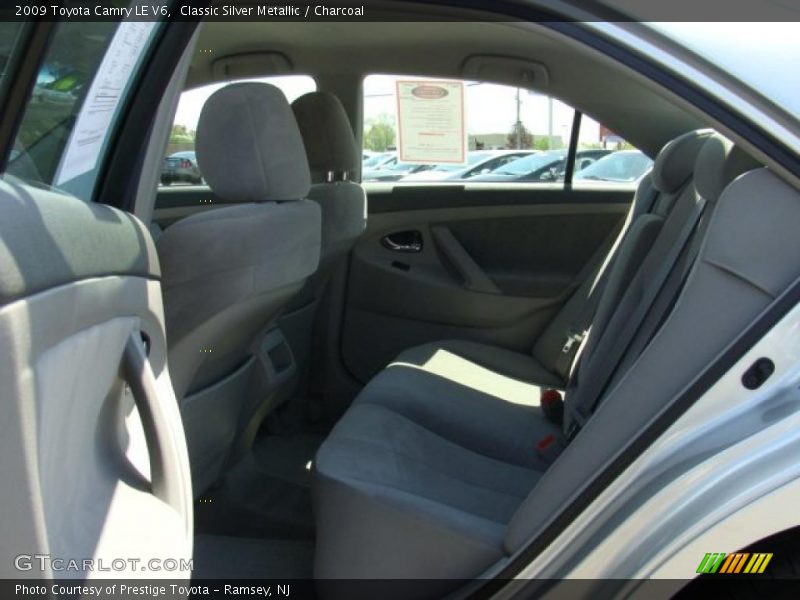 Classic Silver Metallic / Charcoal 2009 Toyota Camry LE V6