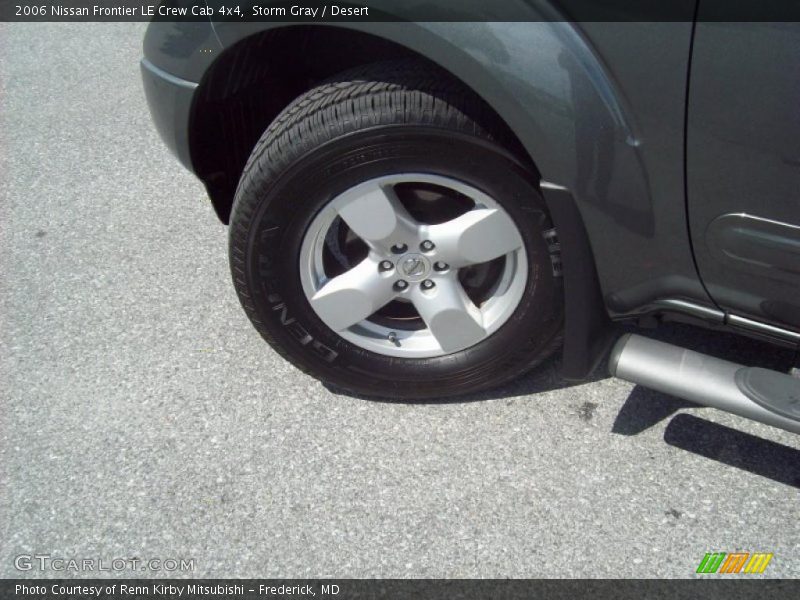 Storm Gray / Desert 2006 Nissan Frontier LE Crew Cab 4x4