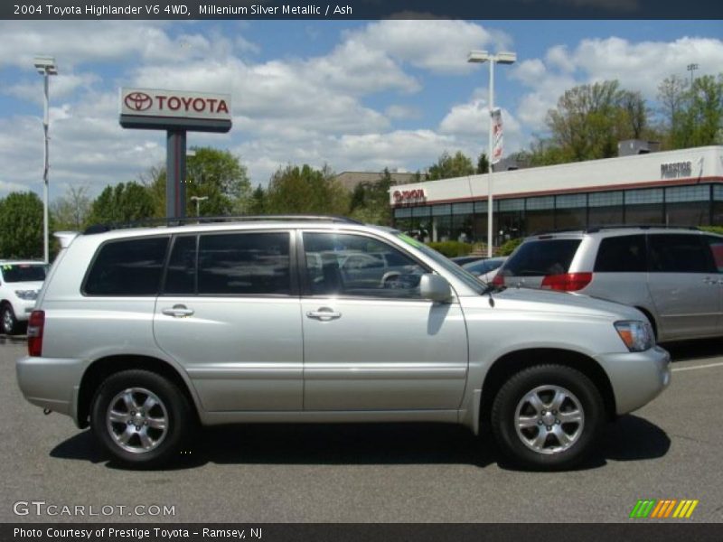 Millenium Silver Metallic / Ash 2004 Toyota Highlander V6 4WD