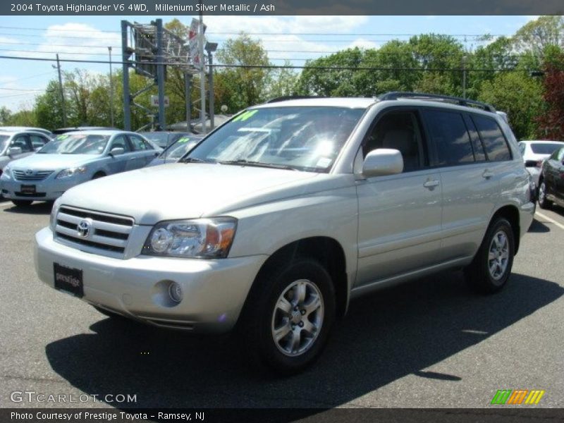 Millenium Silver Metallic / Ash 2004 Toyota Highlander V6 4WD