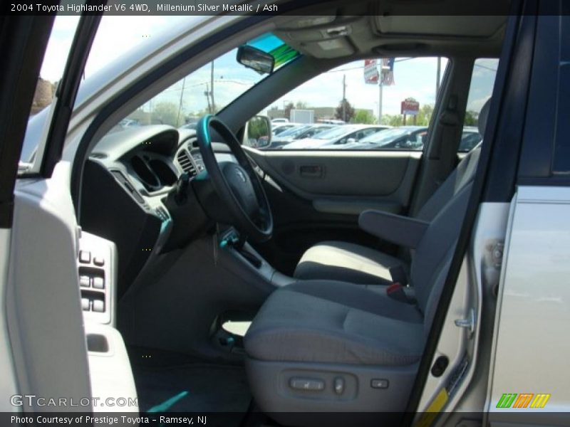 Millenium Silver Metallic / Ash 2004 Toyota Highlander V6 4WD