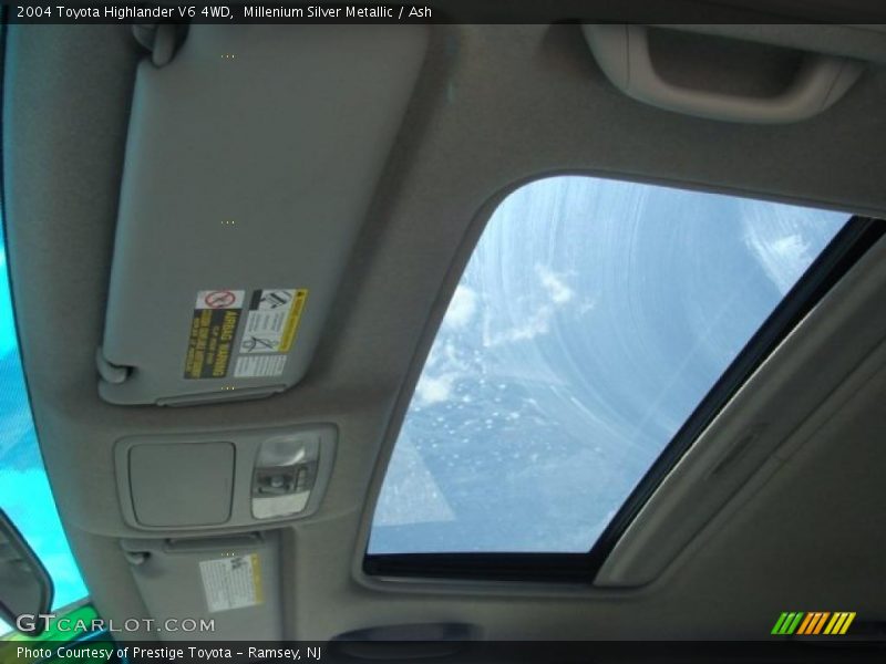Millenium Silver Metallic / Ash 2004 Toyota Highlander V6 4WD