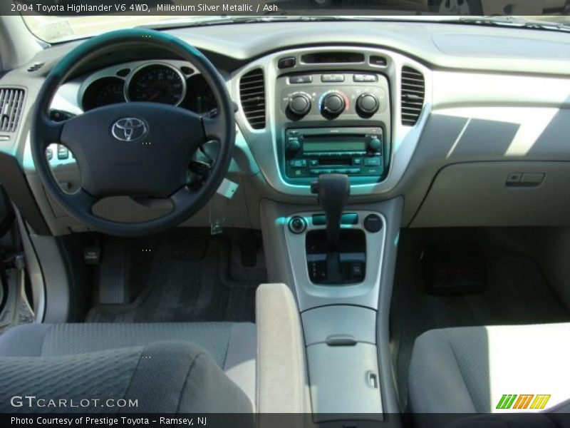 Millenium Silver Metallic / Ash 2004 Toyota Highlander V6 4WD
