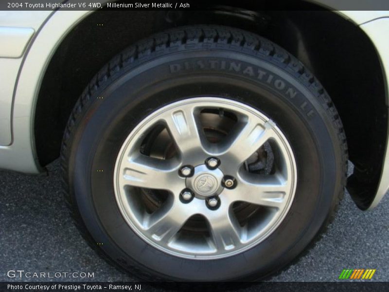Millenium Silver Metallic / Ash 2004 Toyota Highlander V6 4WD